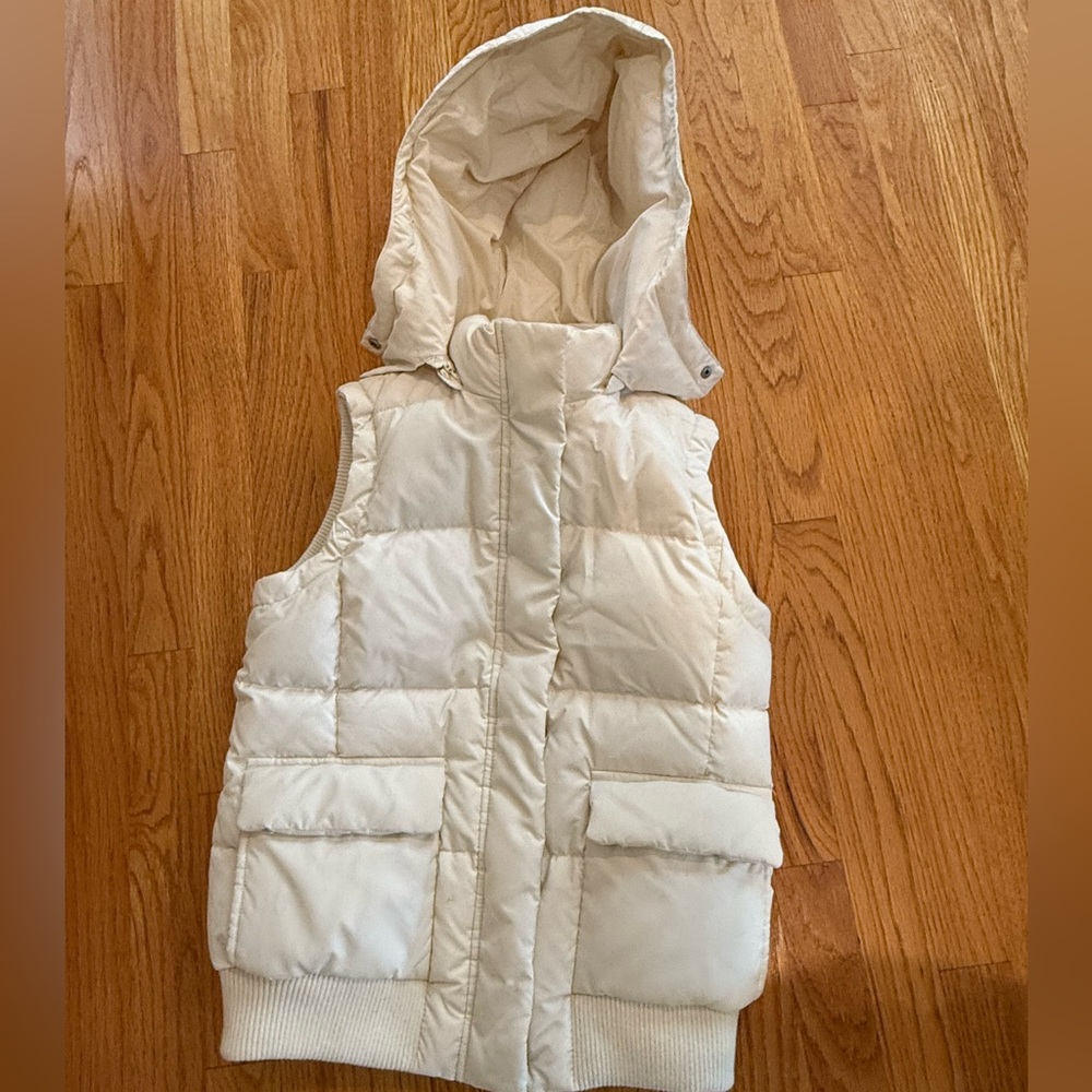 (SOLD) GAP Down Puffer Vest- Fabulous!!